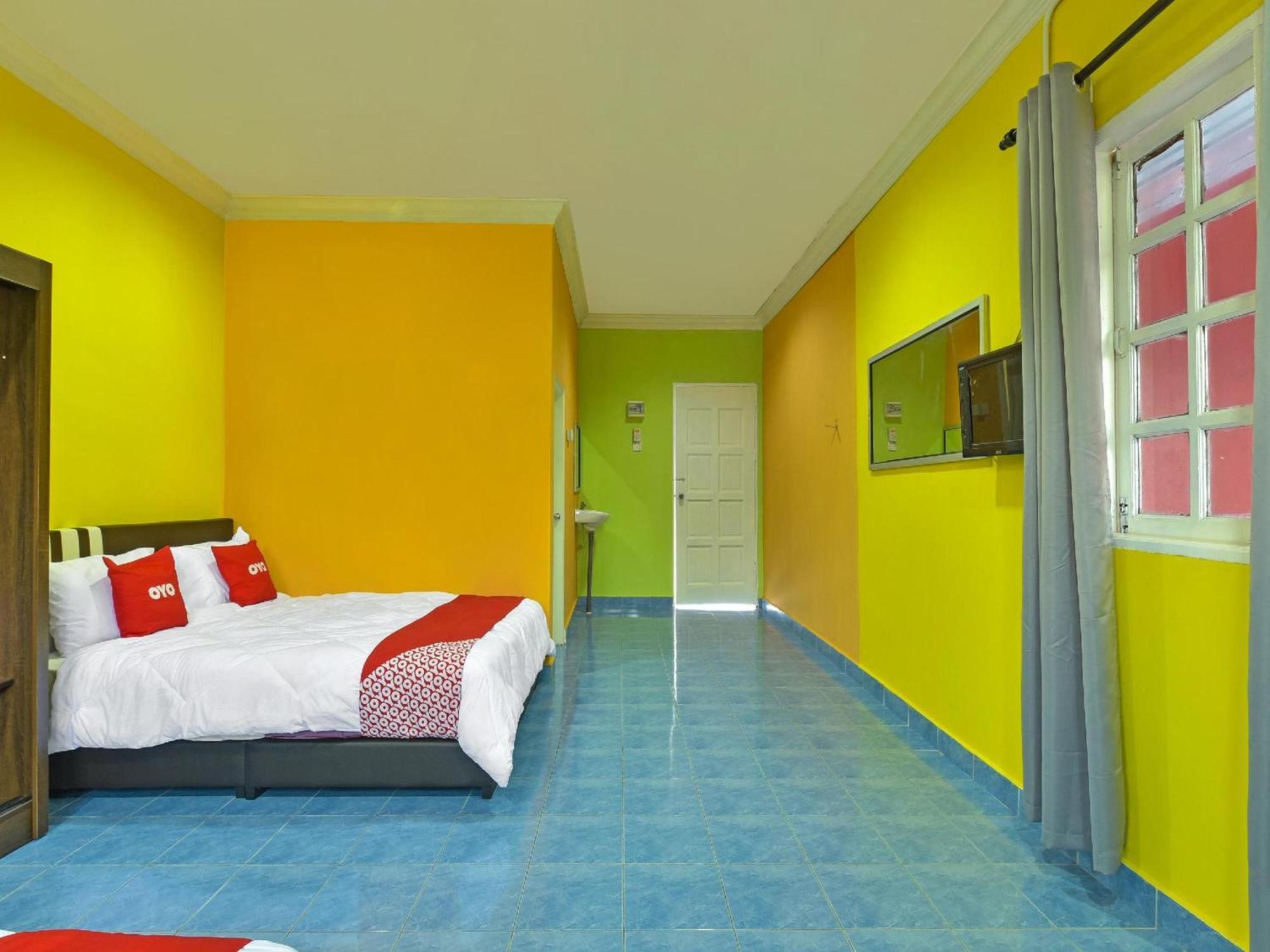 Oyo 90744 Bari Indah Beach Resort Kuala Terengganu Exterior photo