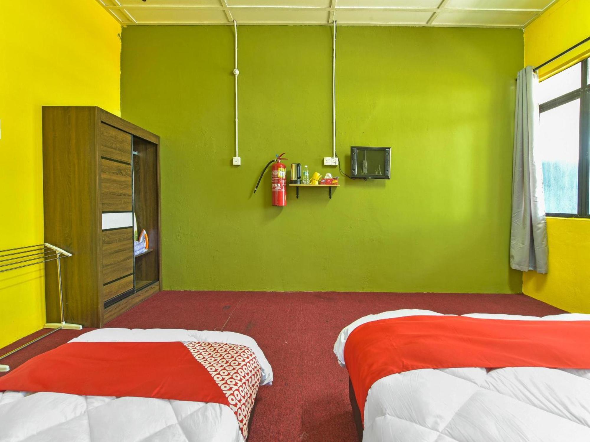 Oyo 90744 Bari Indah Beach Resort Kuala Terengganu Exterior photo