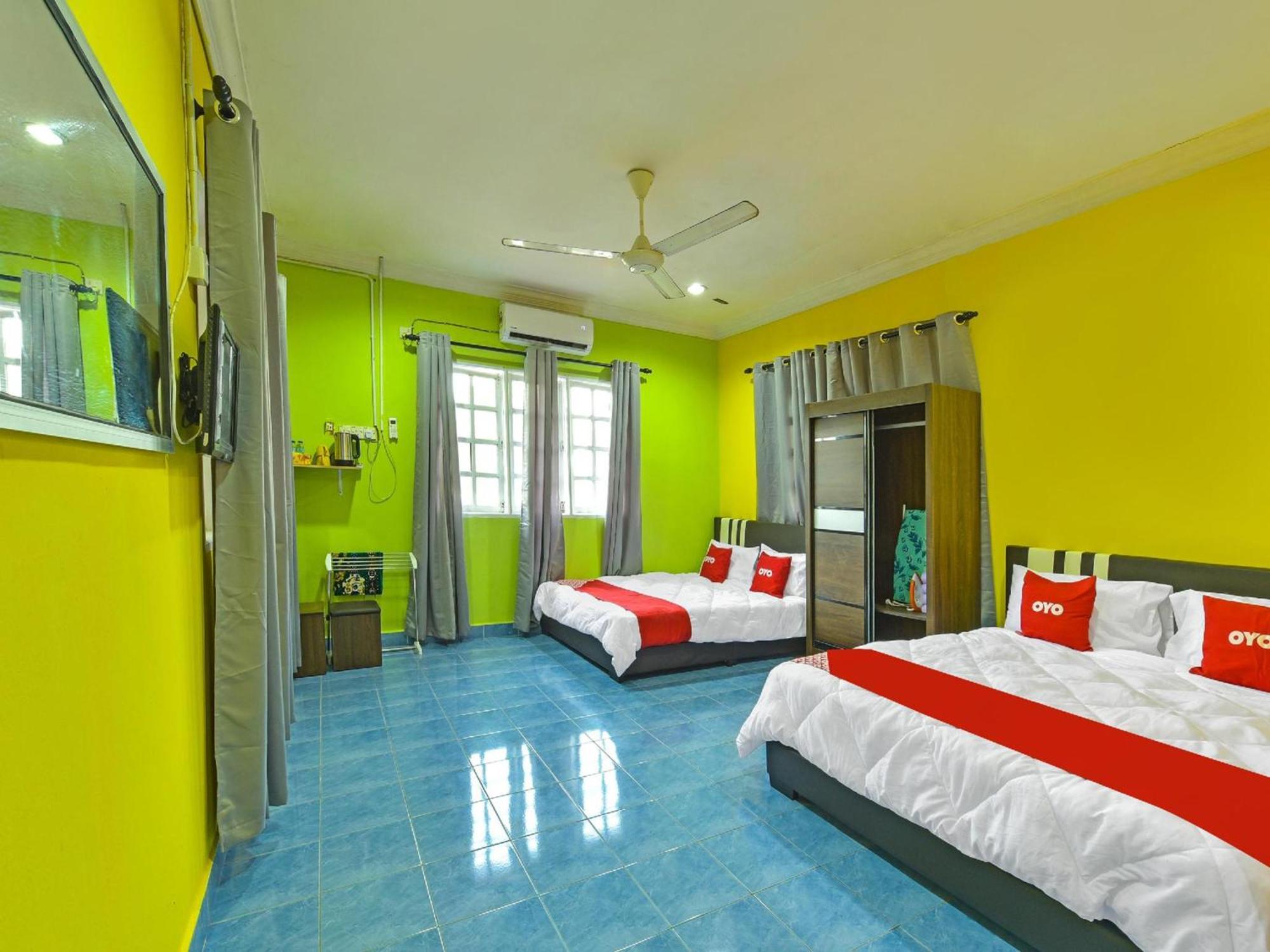 Oyo 90744 Bari Indah Beach Resort Kuala Terengganu Exterior photo