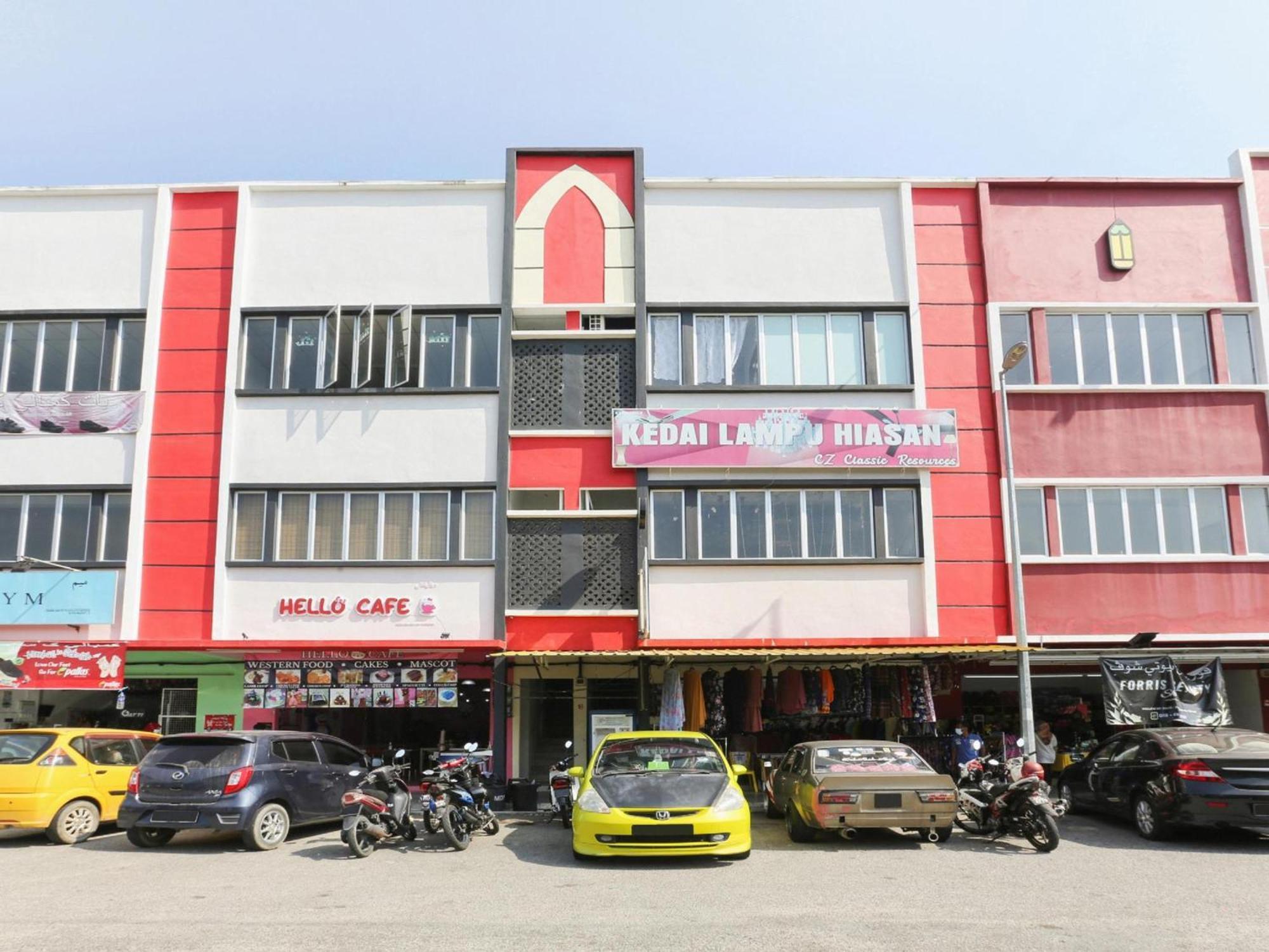 Oyo 90744 Bari Indah Beach Resort Kuala Terengganu Exterior photo